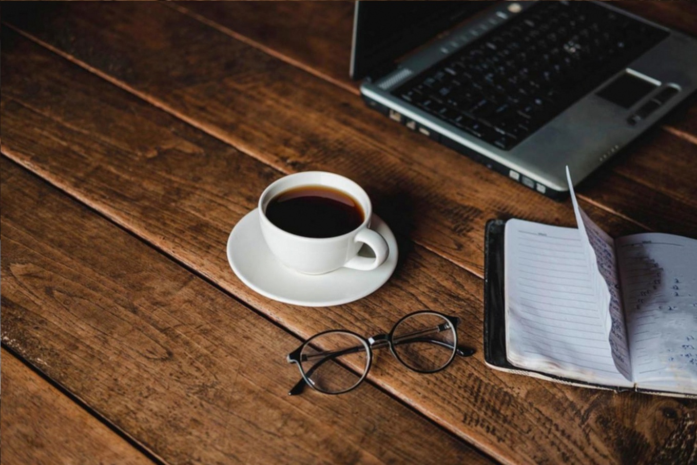 Professional working through a structured negotiation process
